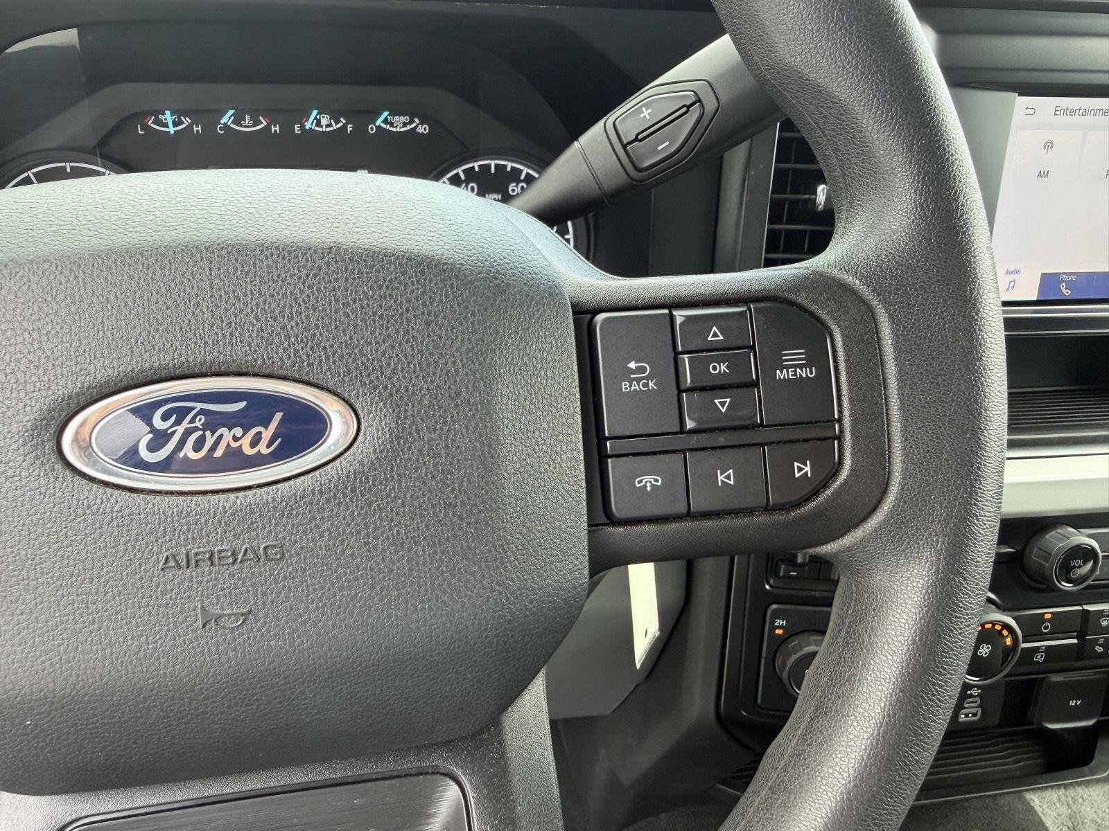 Used 2025 Oxford White Ford XLT image 23