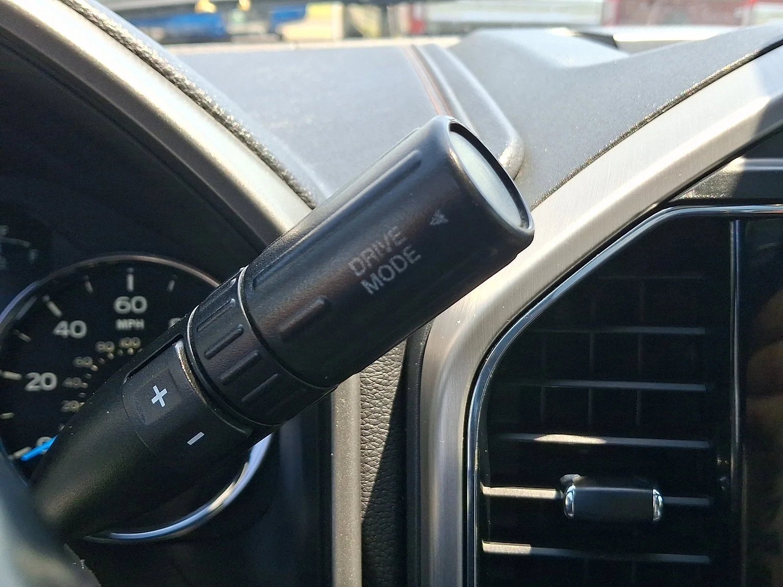 Used 2022 Agate Black Metallic   Um Ford Platinum image 22