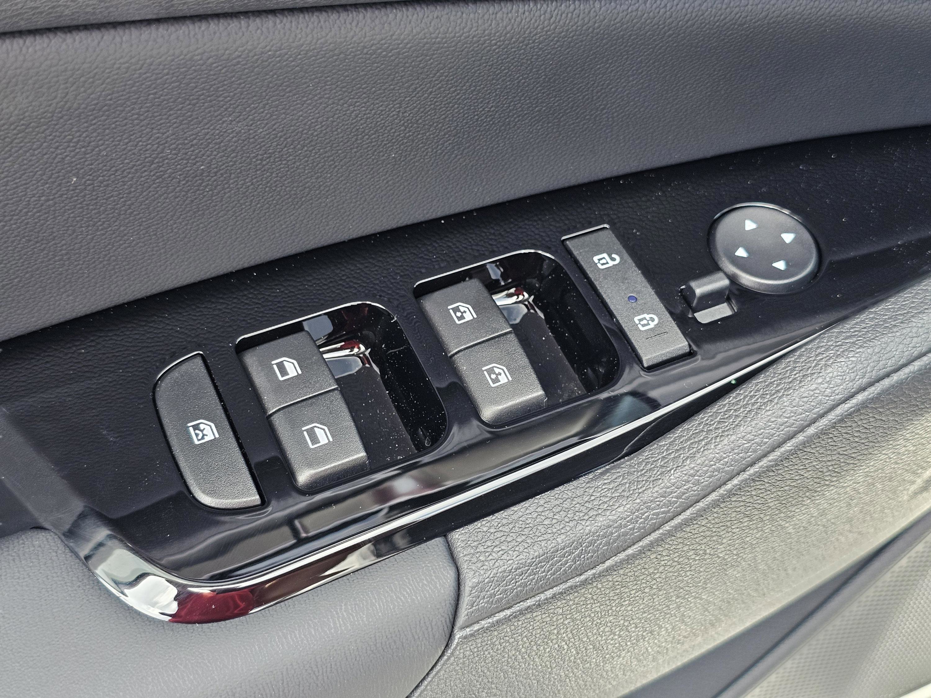 2025 Kia Sportage EX Hybrid - Photo 14