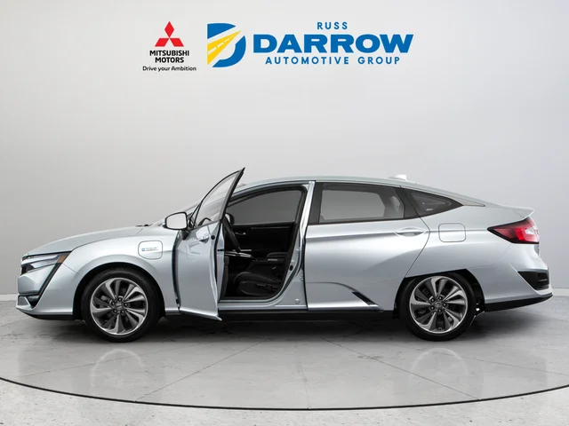 Used 2018 Silver Honda Base image 2