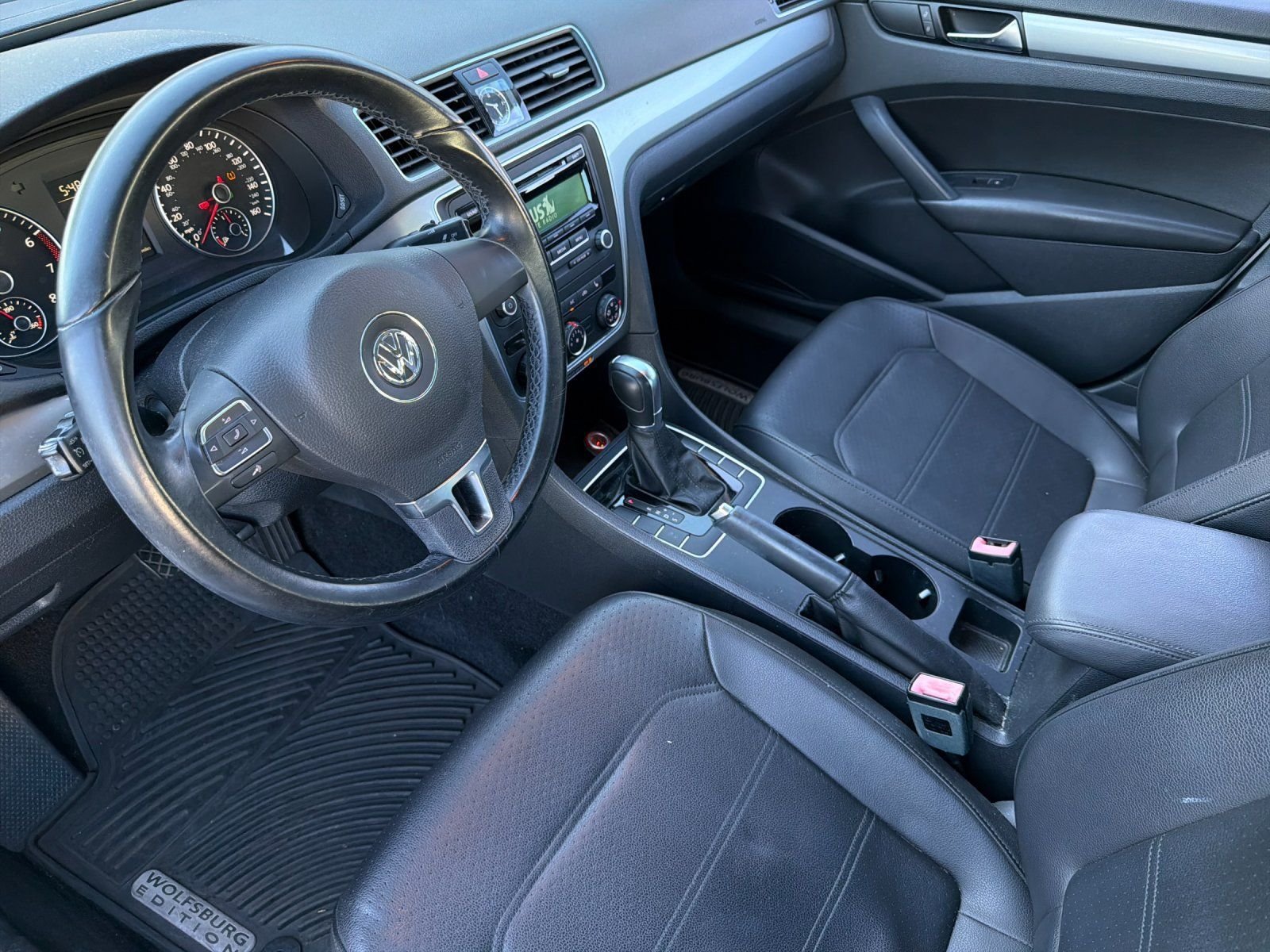 Used 2014  Volkswagen 1.8T Wolfsburg Edition image 9