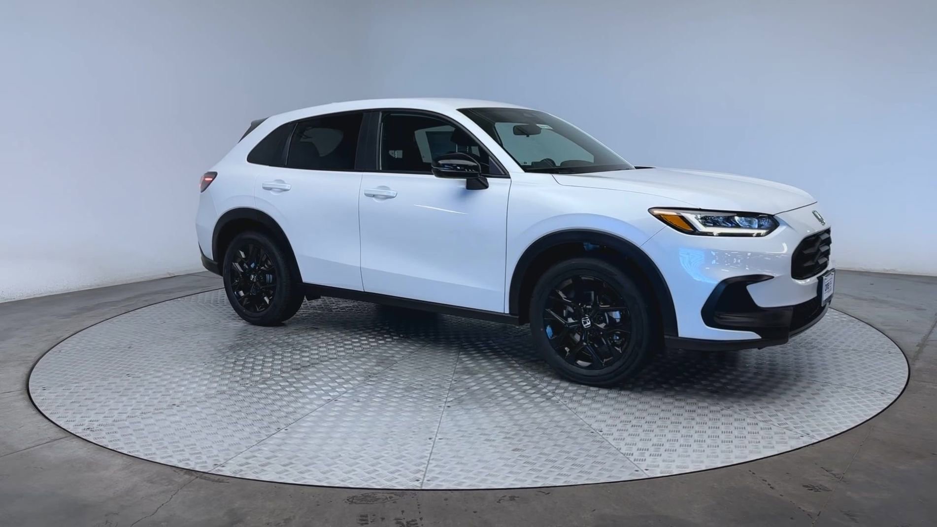 Used 2024 Platinum White Pearl Honda Sport image 2