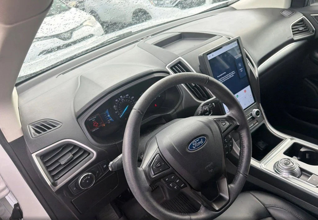 Used 2022 White Ford SEL image 6