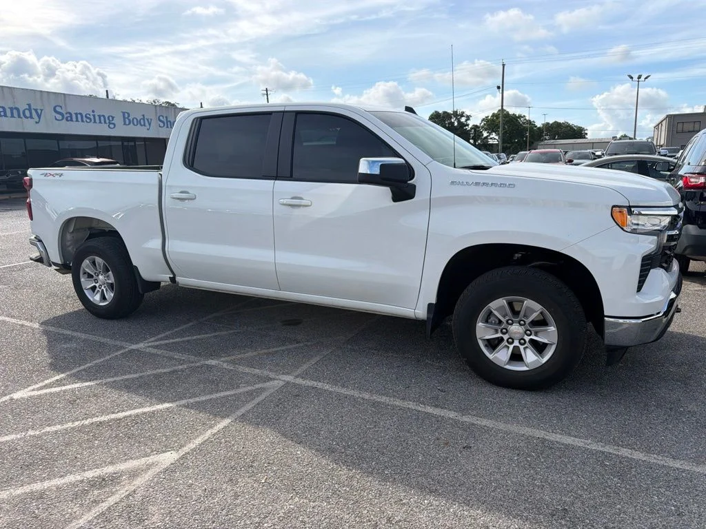 Used 2026 White Chevrolet LT image 6