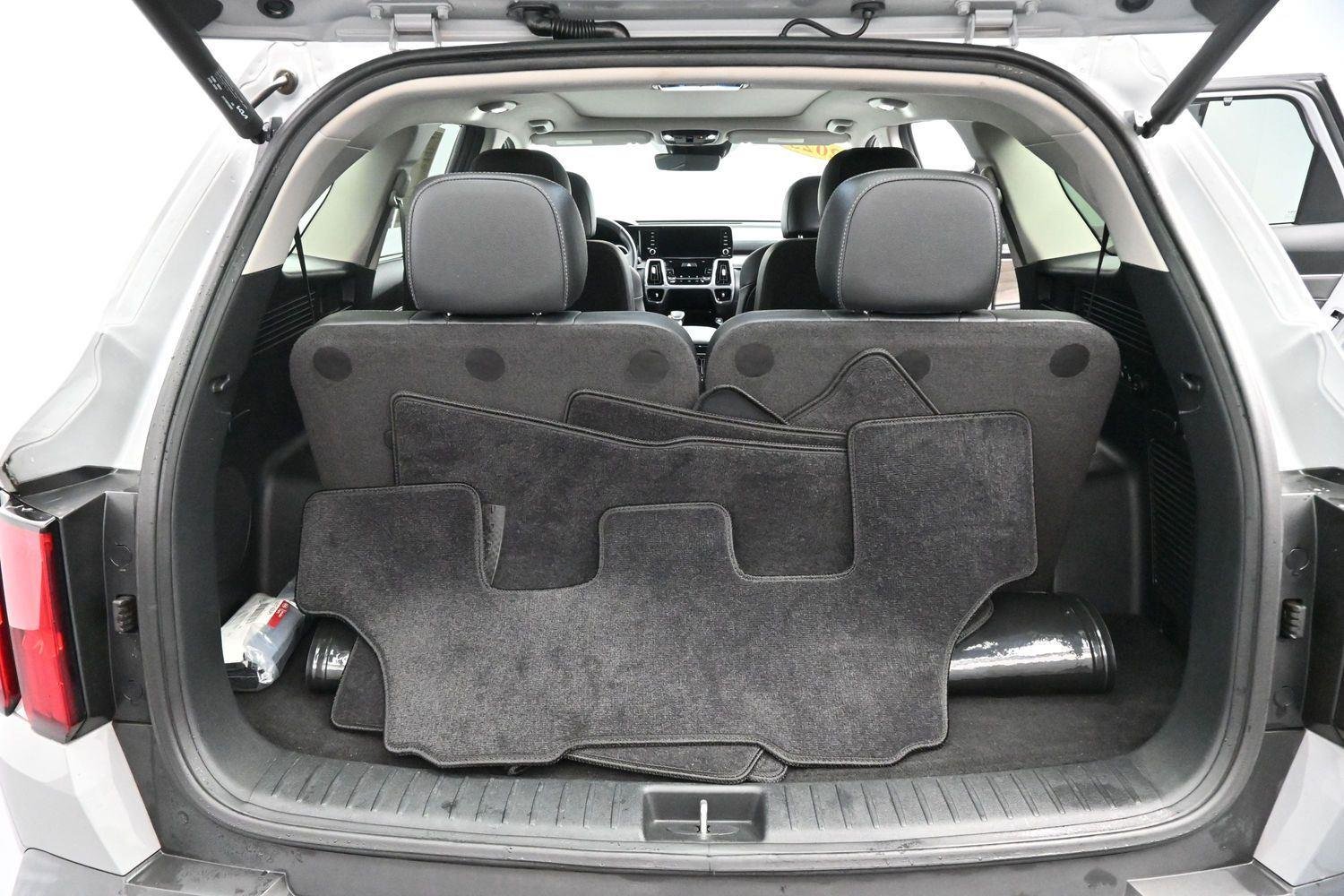 Used 2023 Wolf Gray Kia X-Line SX Prestige image 10