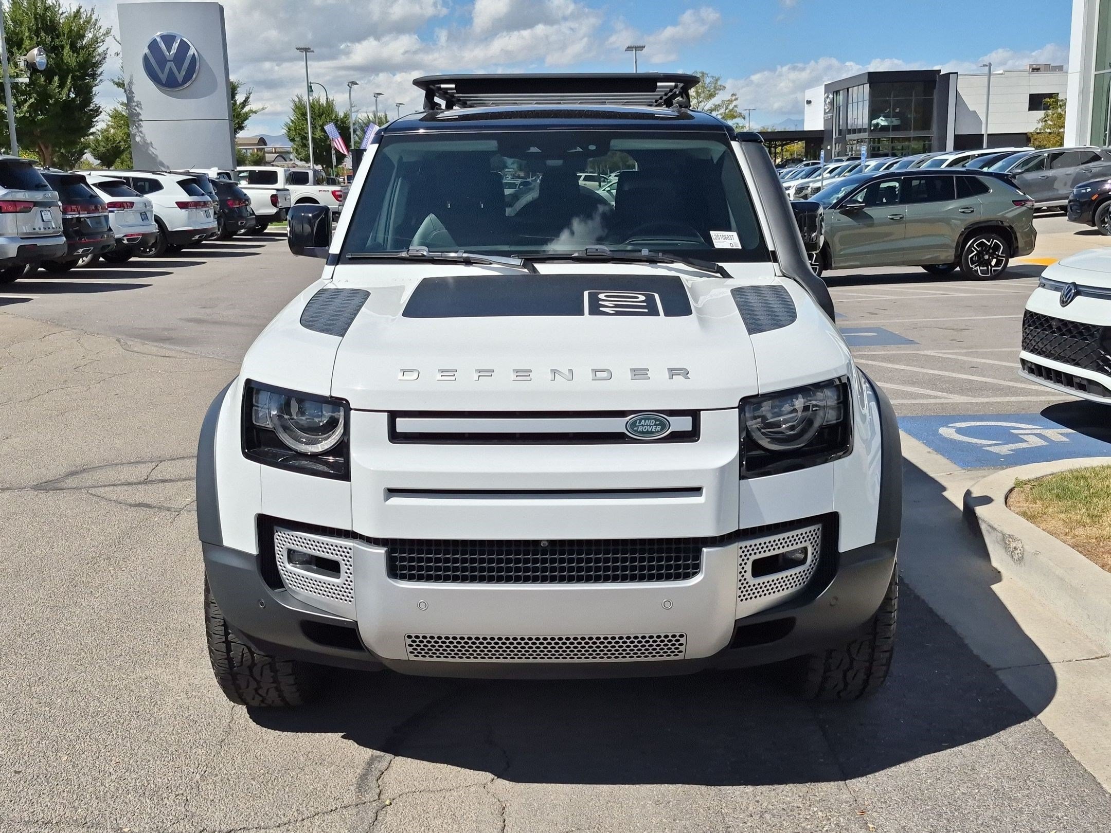 Used 2020 Fuji White Land Rover HSE image 8