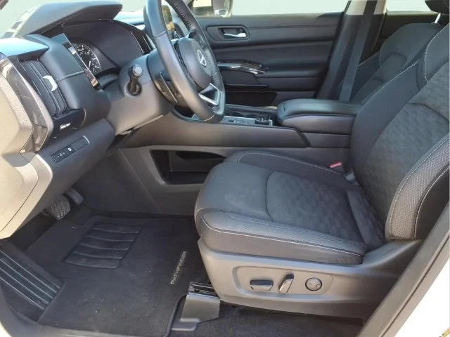 Used 2022 White Nissan SV image 16