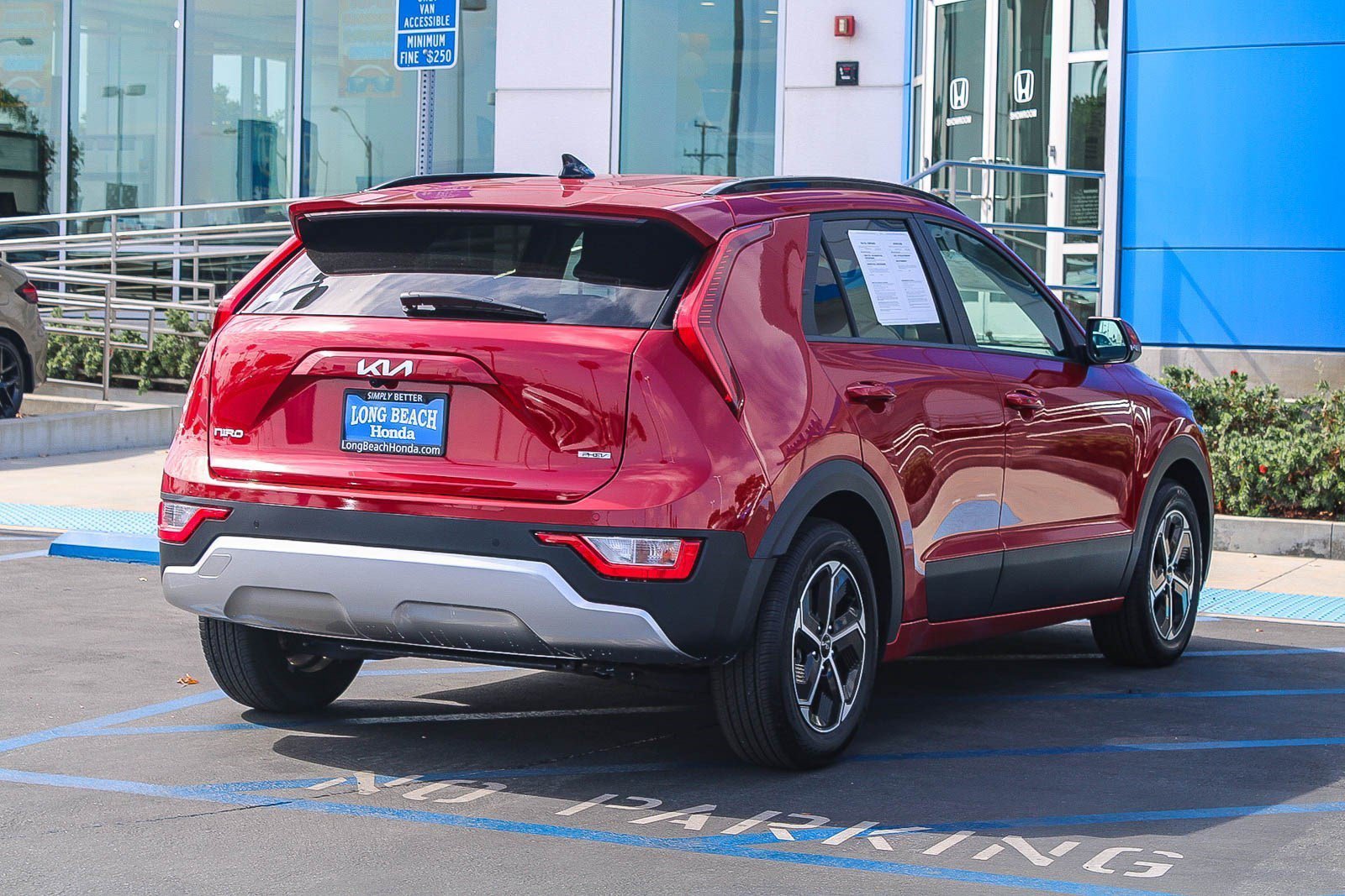2025 Kia Niro EX - Photo 6