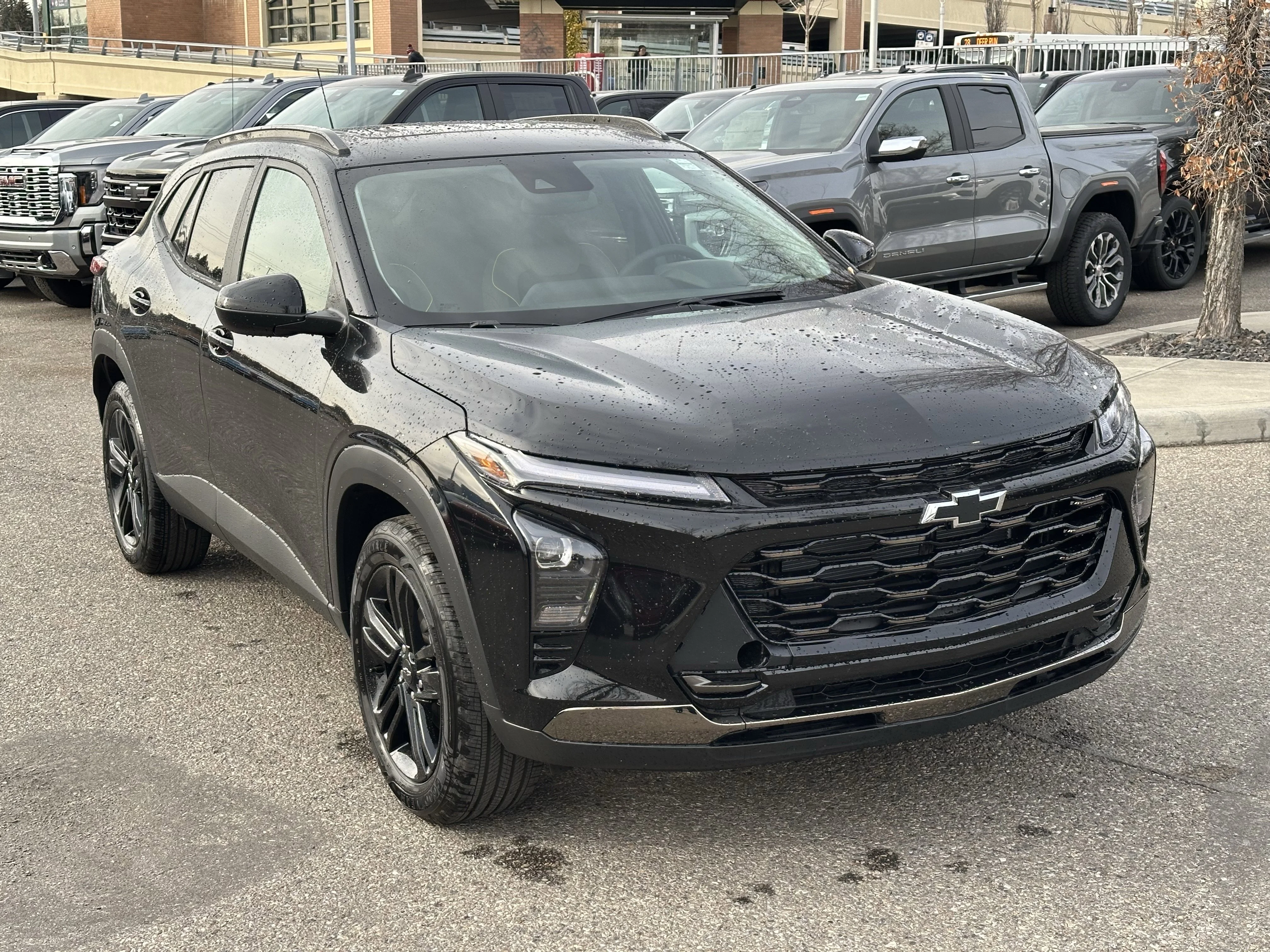 New 2026 Mosaic Black Metallic Chevrolet ACTIV image 7