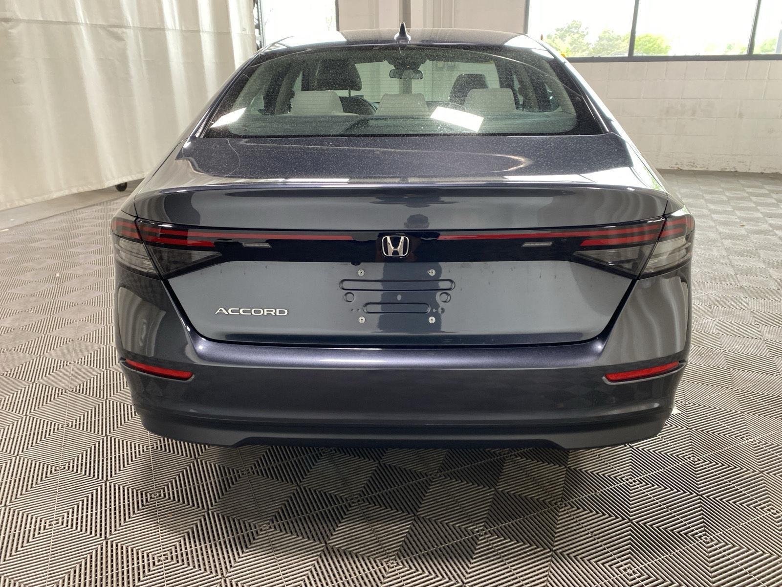 Used 2024 Meteorite Gray Metallic Honda  image 7