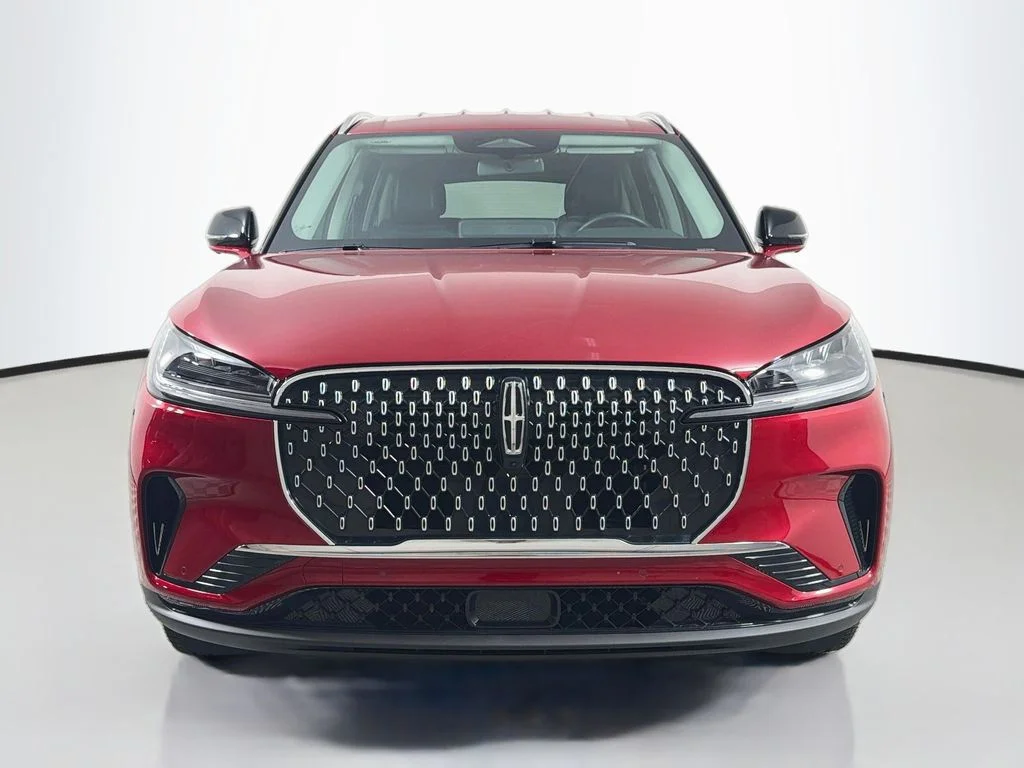 Used 2026 Red Lincoln Premiere image 2