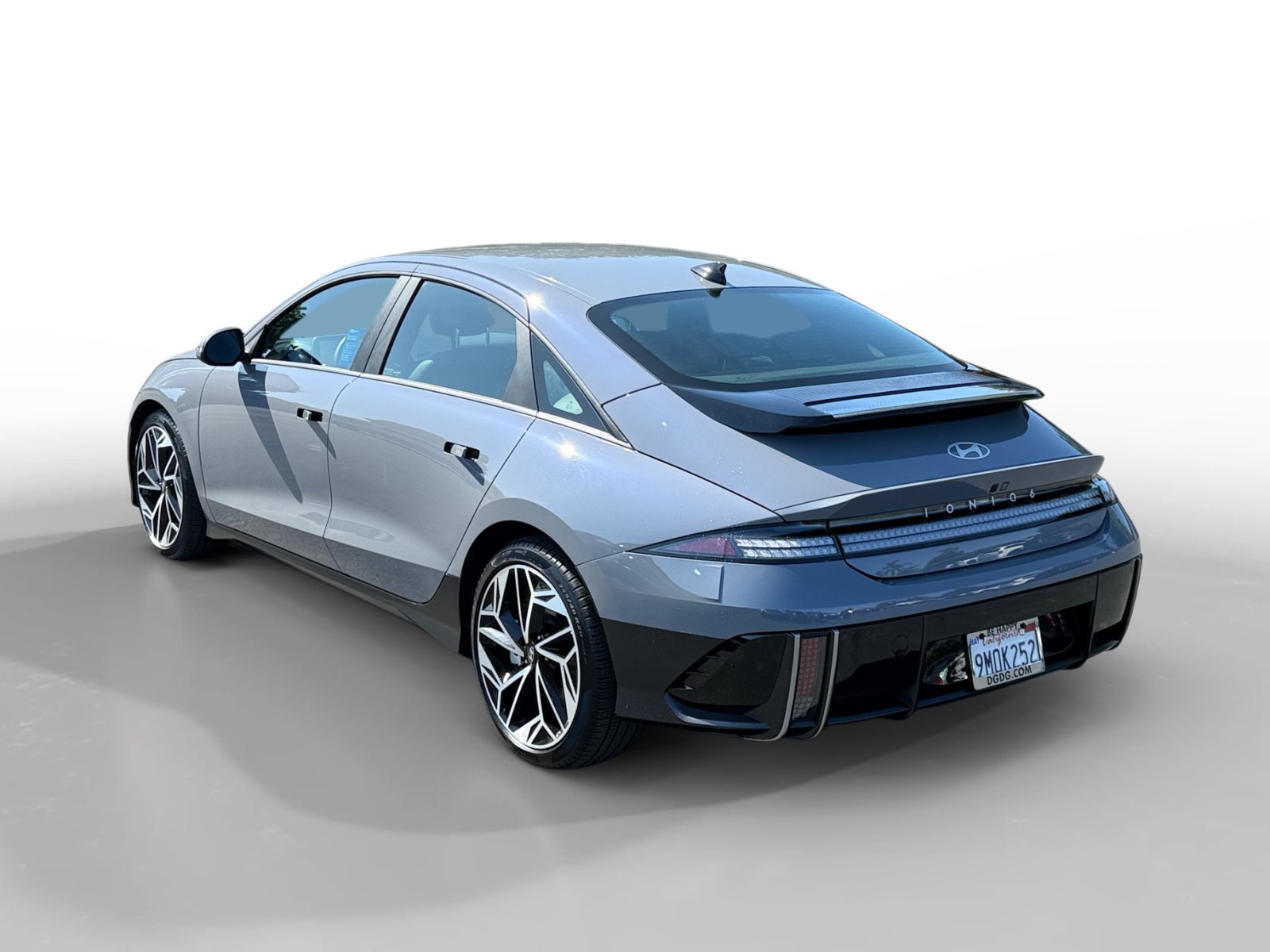 Certified Used 2024 Blue Hyundai SEL image 3