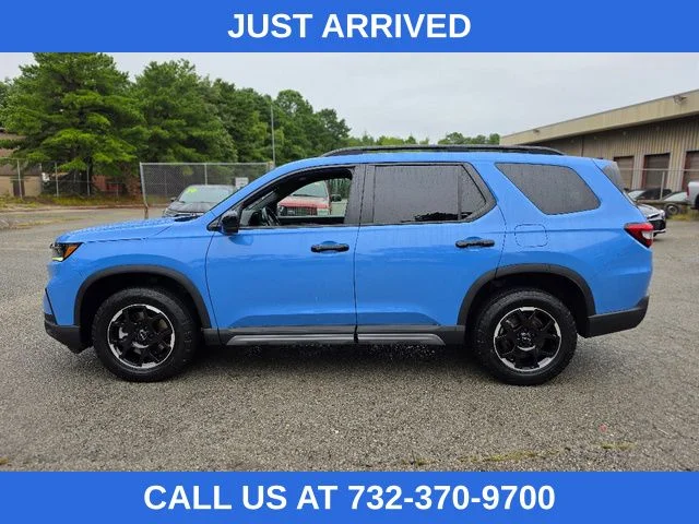Certified Used 2025 Diffused Sky Pearl Honda TrailSport image 2