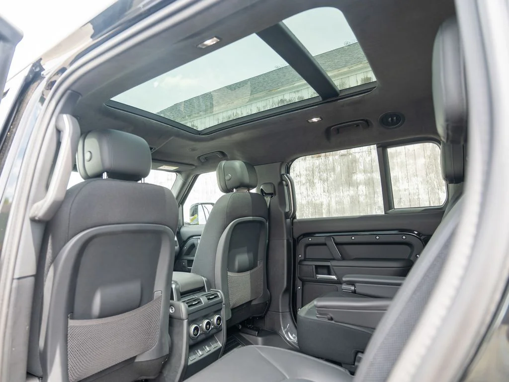 New 2026 Santorini Black Land Rover V8 image 21