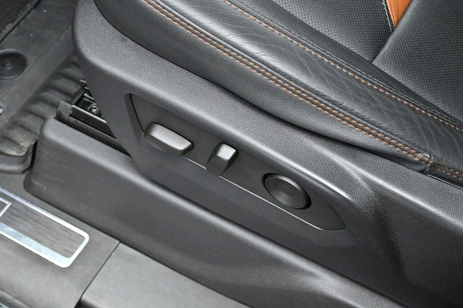 Used 2024 Onyx Black GMC AT4 image 15