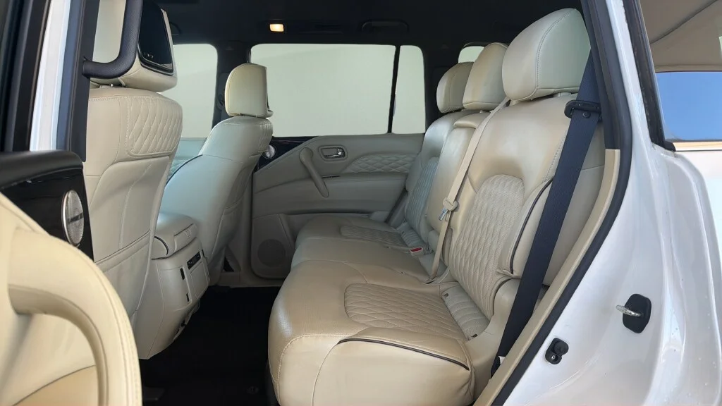 Used 2023 Moonstone White INFINITI Sensory image 15