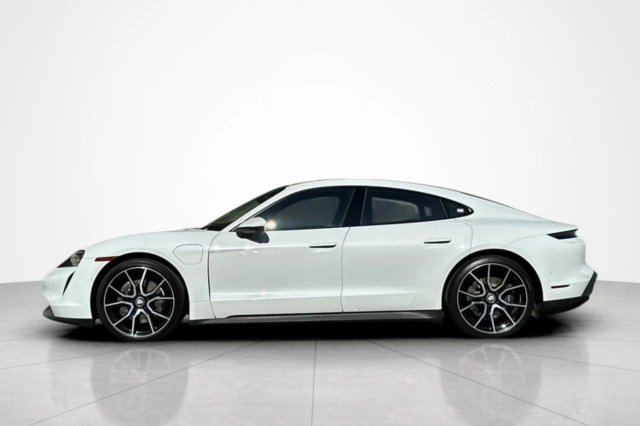 Used 2023 White Porsche Base image 2
