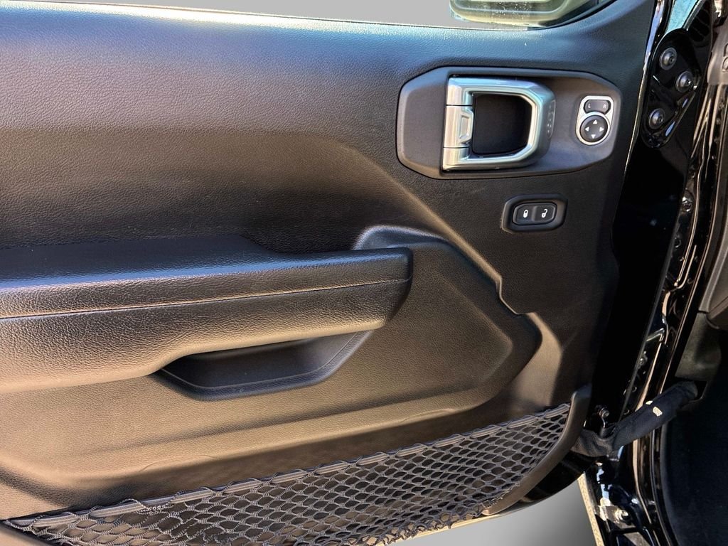 Used 2023 Black Jeep Sport S image 19