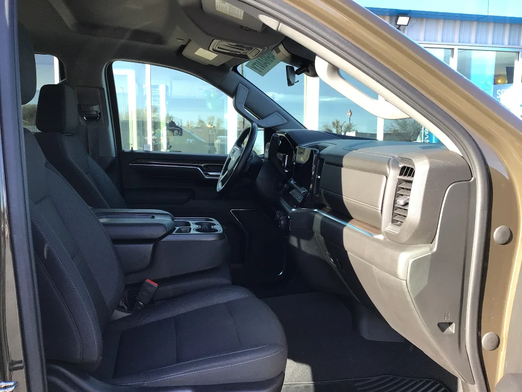 Used 2023 Harvest Bronze Metallic Chevrolet LT (2FL) image 7