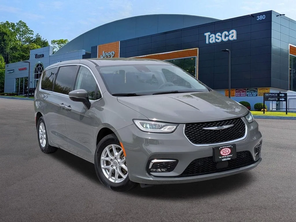 Used 2023 White Chrysler Touring L image 1