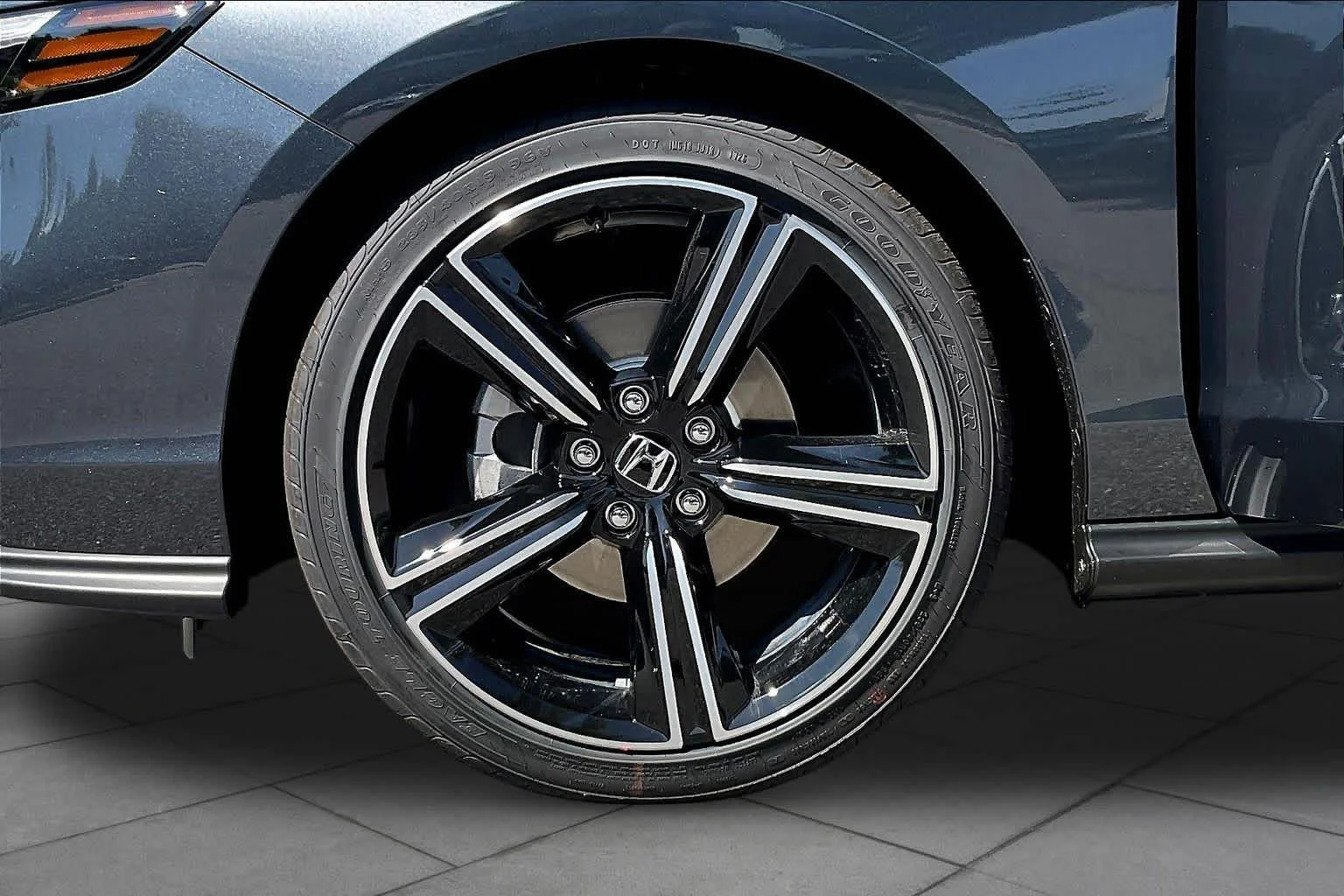 New 2026 Meteorite Gray Metallic Honda SE image 11
