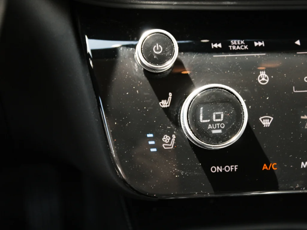 Used 2023  INFINITI Luxe image 18