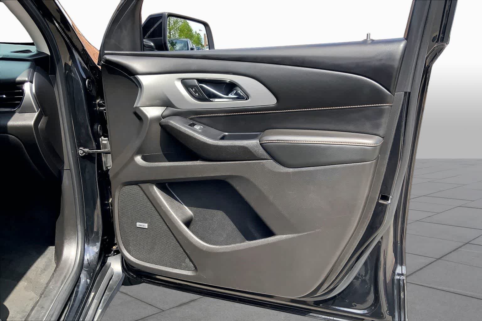 Used 2021 Mosaic Black Metallic Chevrolet LT Leather image 22