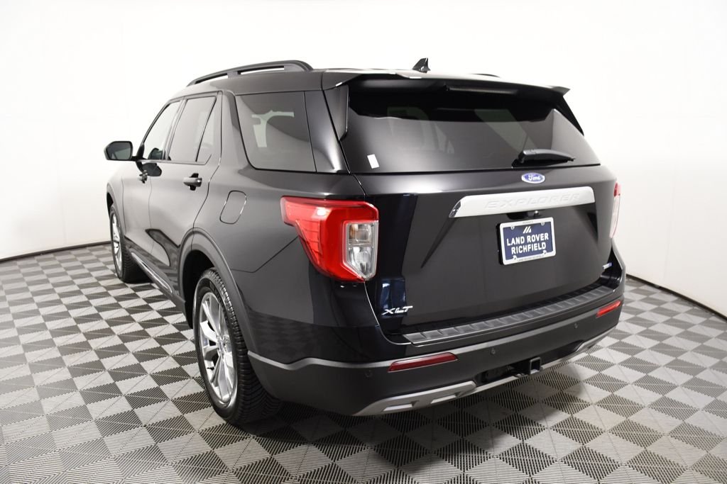 Used 2020 Agate Black Metallic Ford XLT image 4