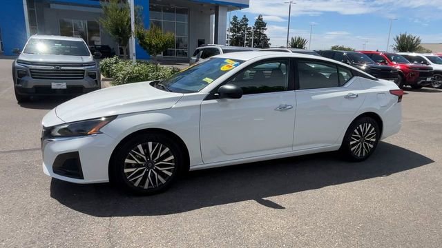 2025 Nissan Altima SV - Photo 3