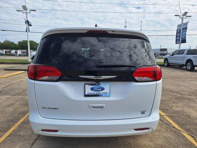 Used 2023 Bright White Clearcoat Chrysler LX image 4
