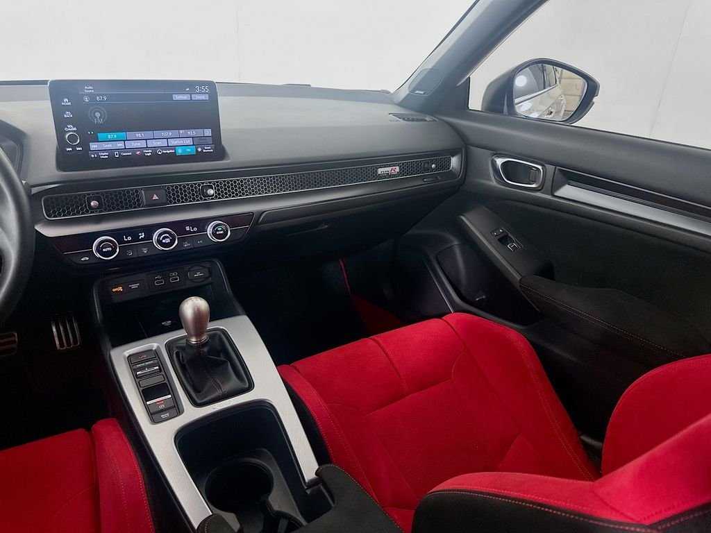 Used 2023 White Honda  image 21