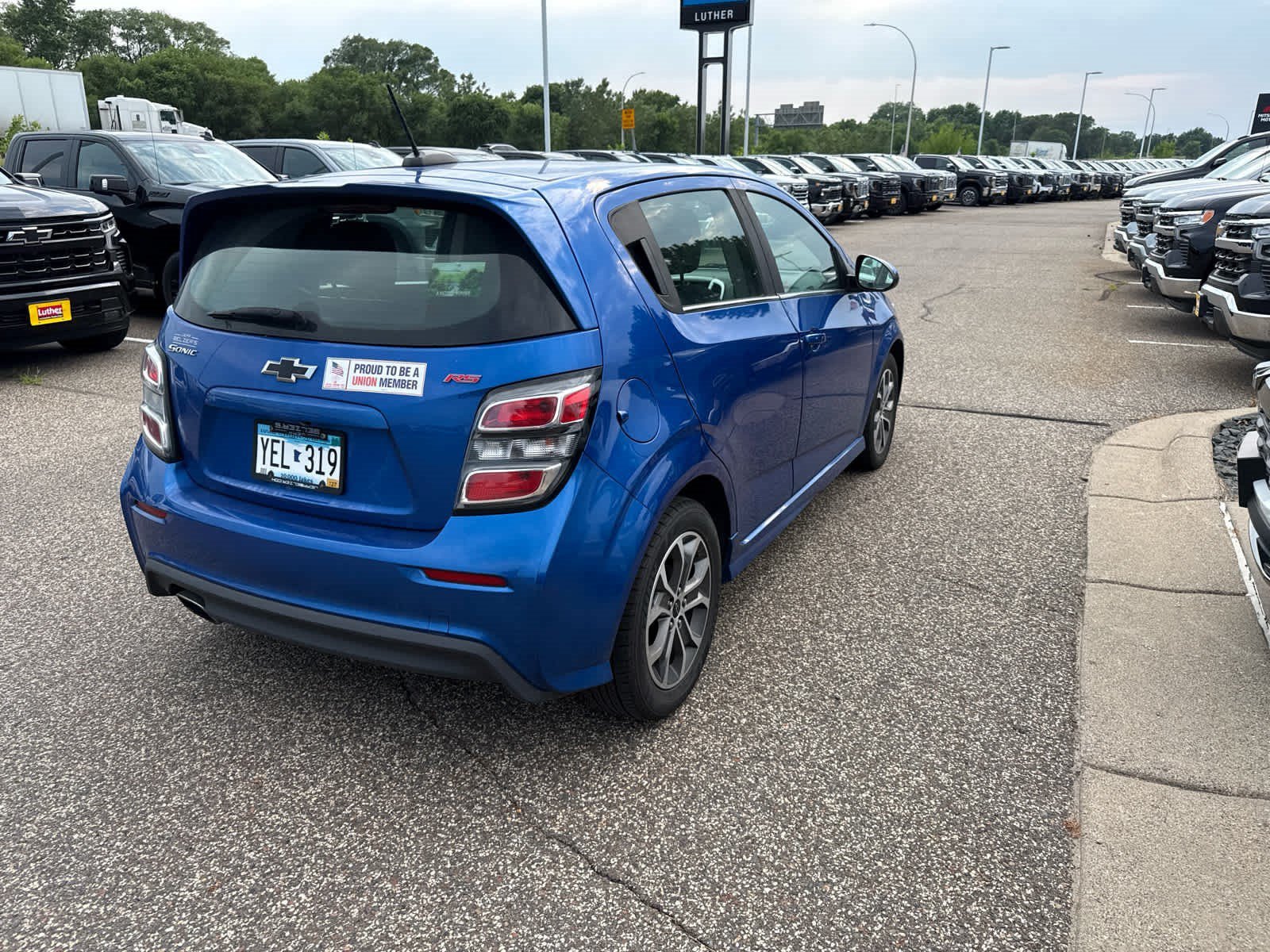 Used 2019 KINETIC BLUE METALLIC Chevrolet LT image 7
