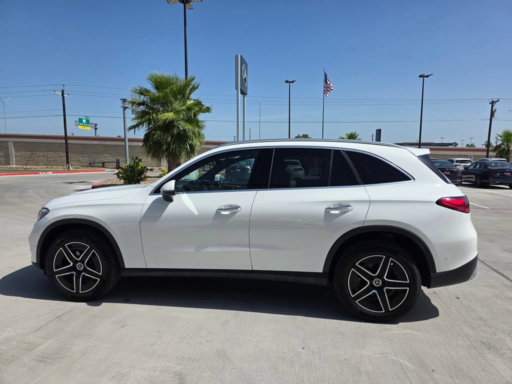New 2026 Polar White Mercedes-Benz GLC 300 image 35