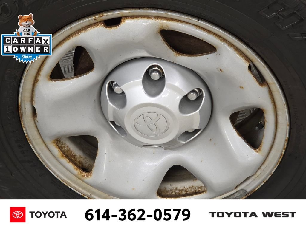 Used 2018 Gray Toyota SR image 12