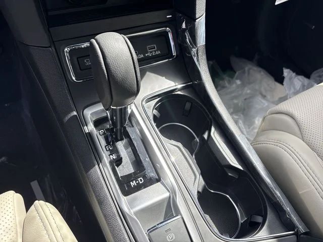 New 2026 CRYSTAL WHITE PEARL Subaru Limited 7-Passenger image 20