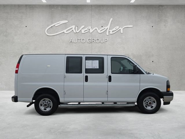 Used 2024 White GMC Work Van image 17