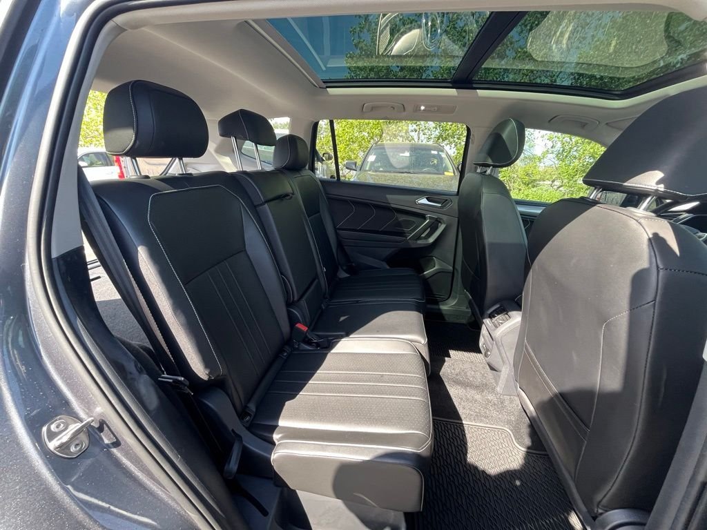 Used 2024 Gray Volkswagen 2.0T SE image 28