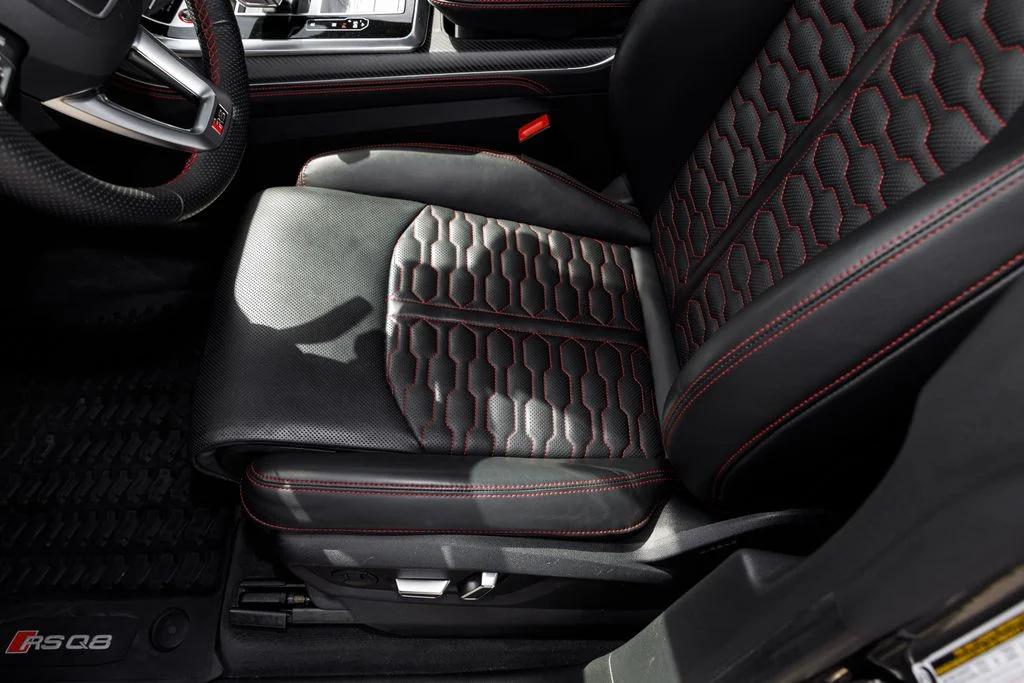 Used 2023  Audi 4.0T image 24