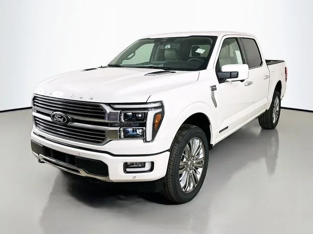 New 2026 Star White Metallic Tri-Coat Ford Platinum image 3