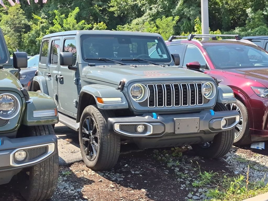 Used 2024 Gray Jeep Sahara 4xe image 3