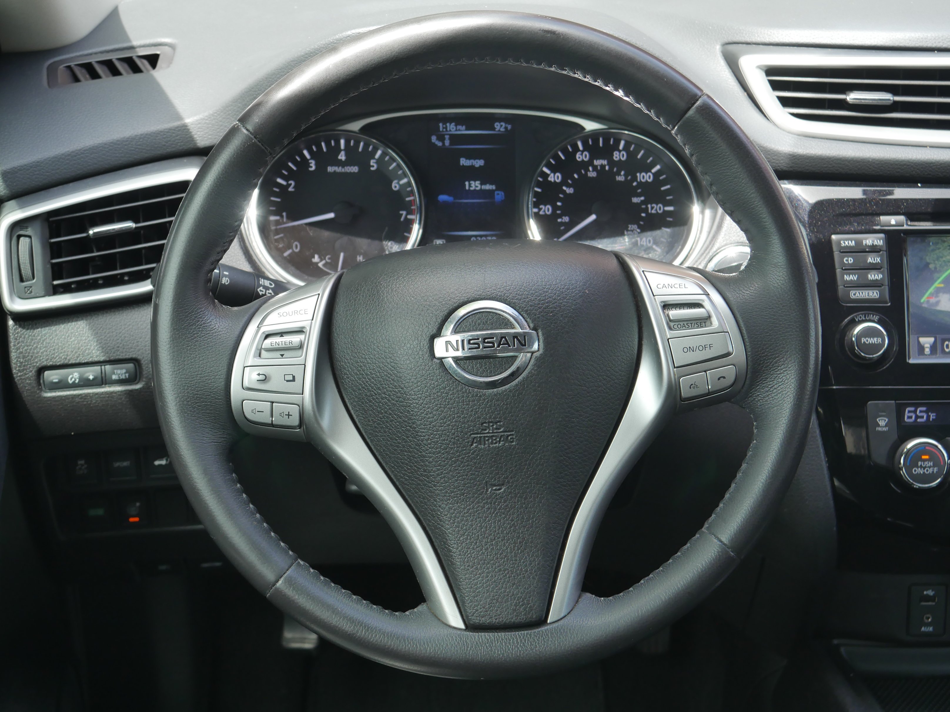 Used 2015 Gun Metallic Nissan SL image 7