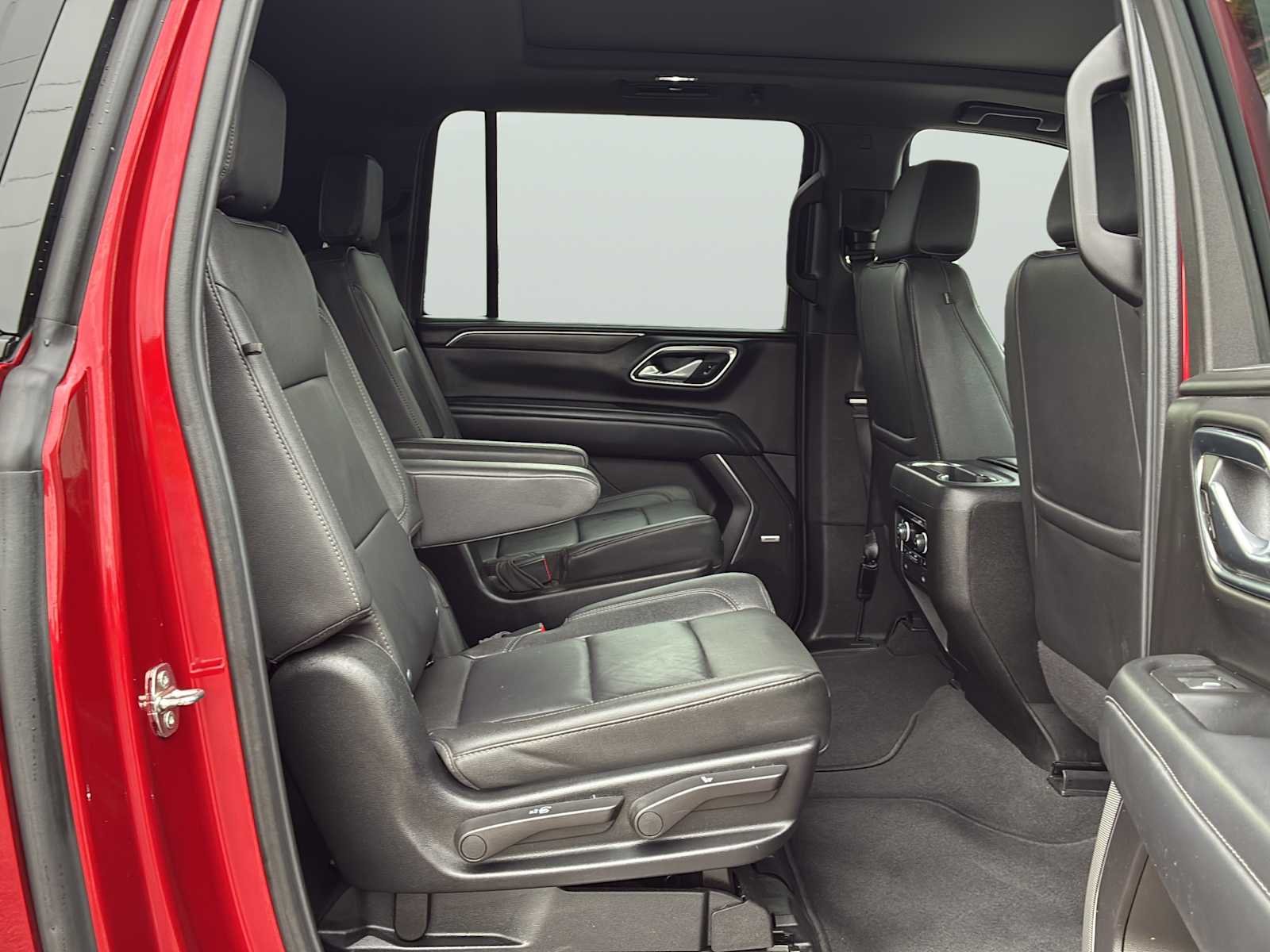 2024 Chevrolet Suburban Z71 - Photo 29