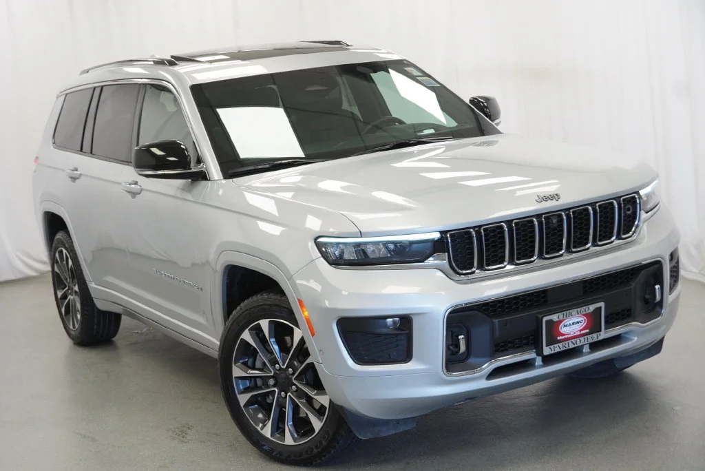 Used 2021 Silver Jeep Overland image 13