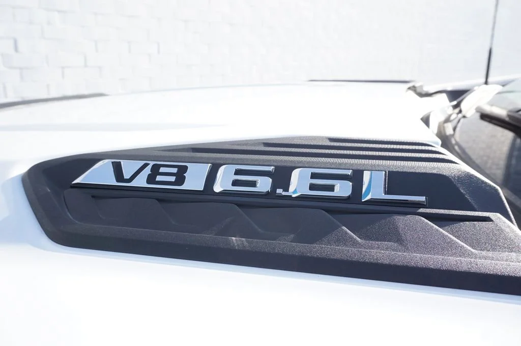 New 2026 Summit White Chevrolet Custom image 27