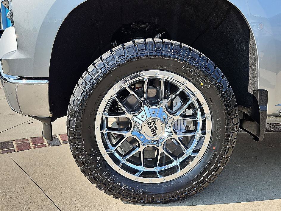 2026 Chevrolet Silverado 1500 LTZ - Photo 9