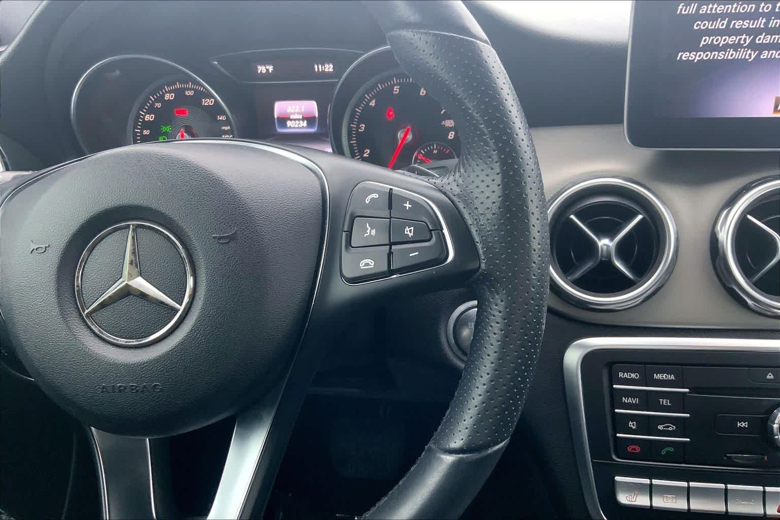 Used 2019 Mountain Grey Metallic Mercedes-Benz GLA 250 image 22