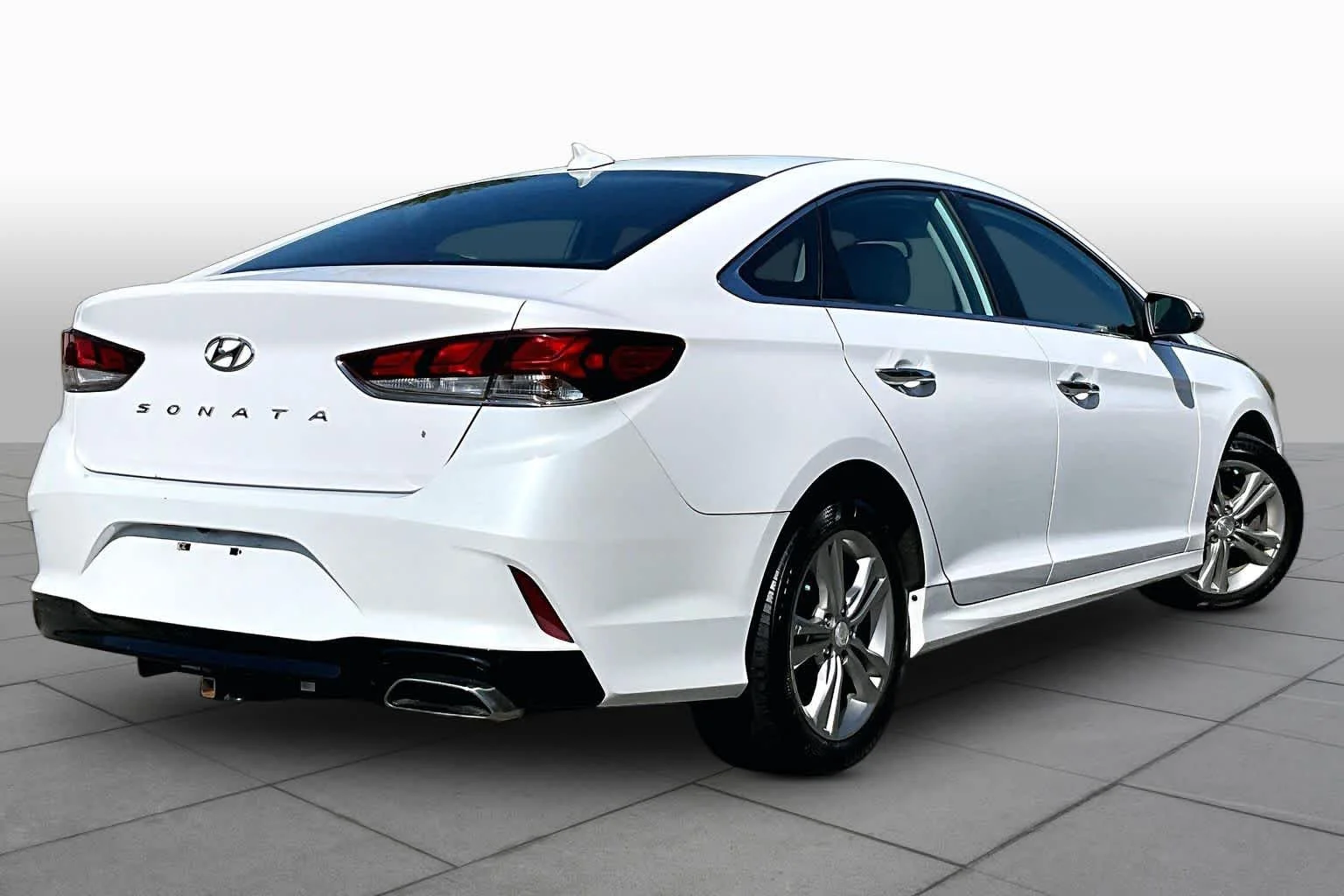 Used 2019 Quartz White Pearl Hyundai SEL image 12