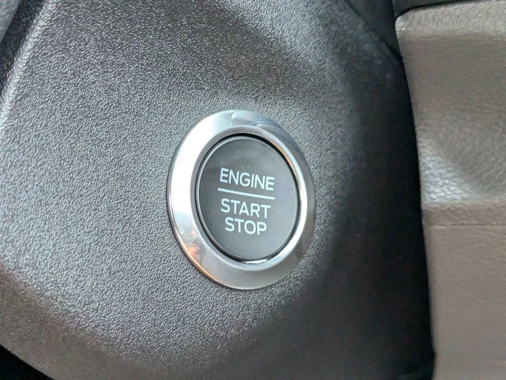 New 2026 Oxford White Ford XLT image 28