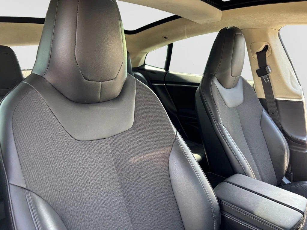 Used 2016 White Tesla 90D image 37