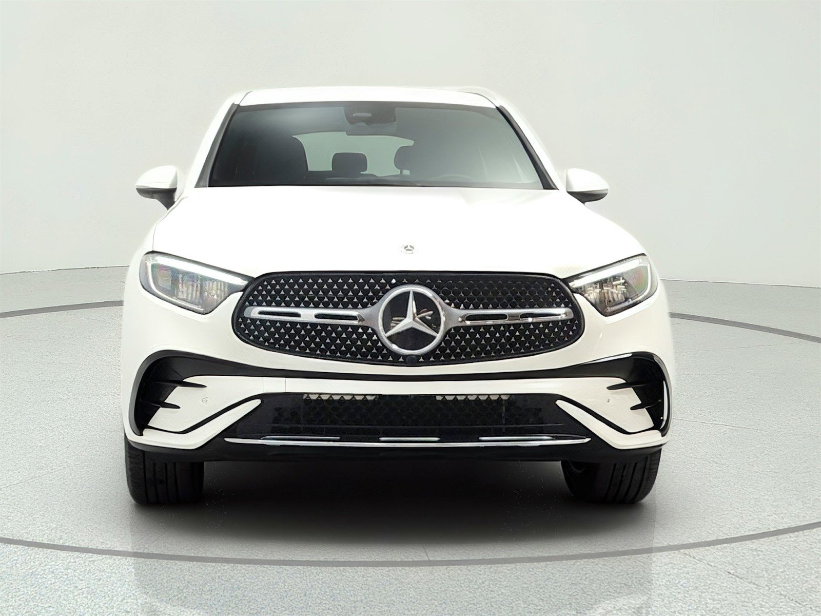 Used 2025 Polar White Mercedes-Benz GLC 350e 4MATIC® SUV image 2